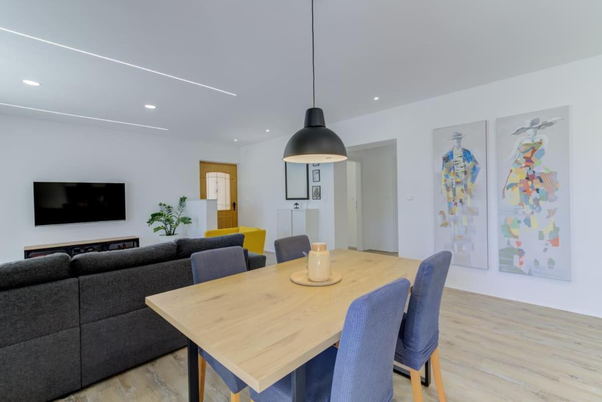 Nv Sun 23 By Aneo Travel Apartment โนวีวีโนดอลสกี ภายนอก รูปภาพ
