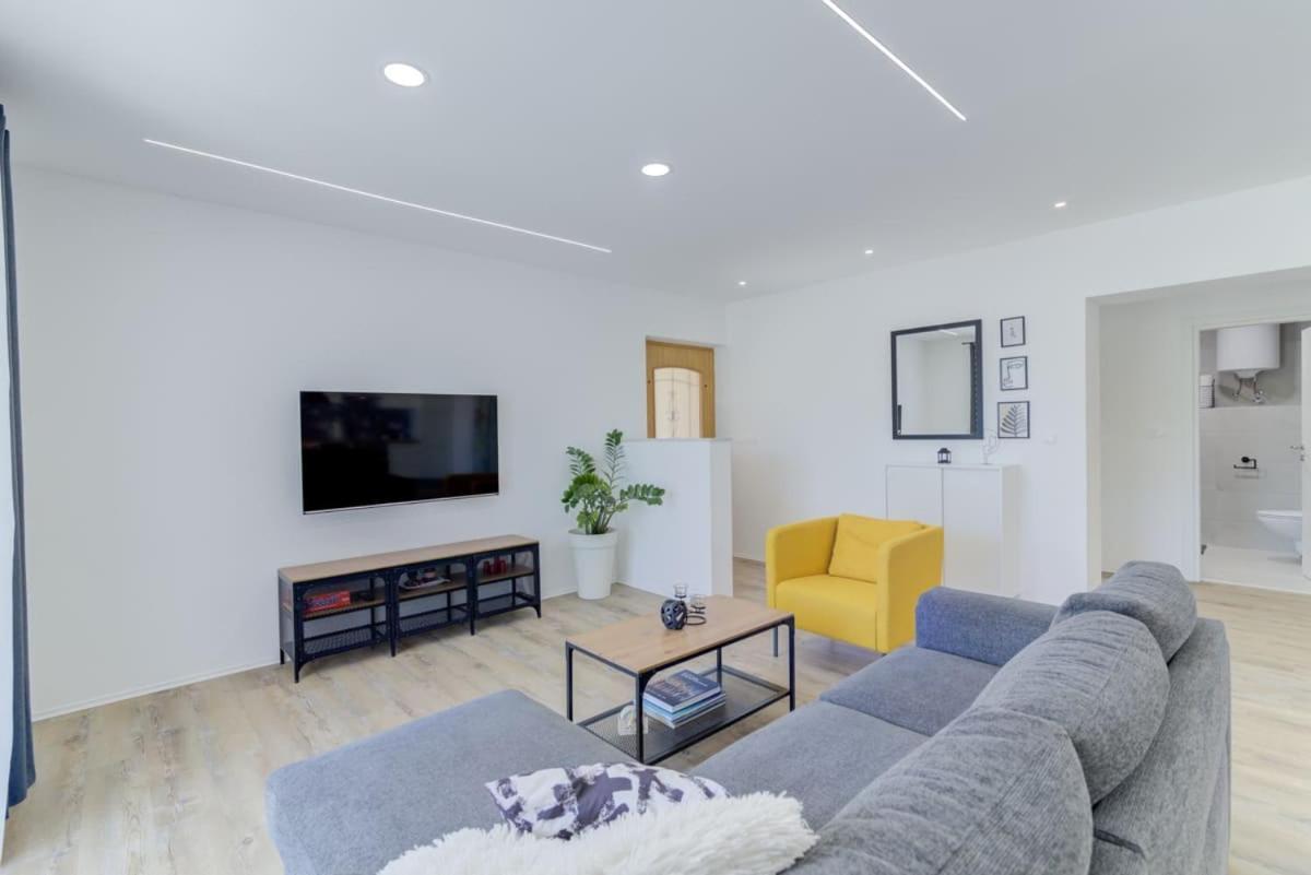 Nv Sun 23 By Aneo Travel Apartment โนวีวีโนดอลสกี ภายนอก รูปภาพ